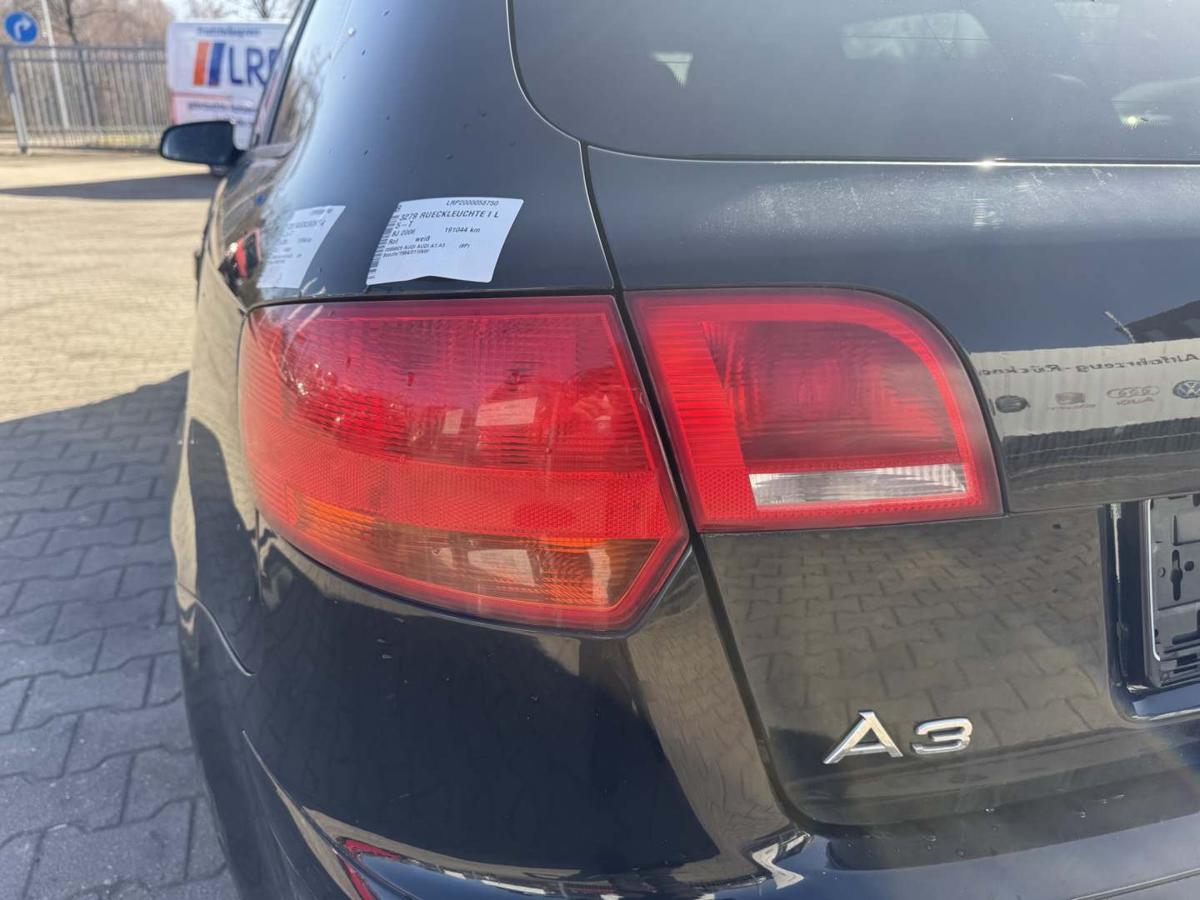 Audi A3 8P original R&uuml;cklicht R&uuml;ckleuchte innen links Vorfacelift 5 T&uuml;rer BJ06